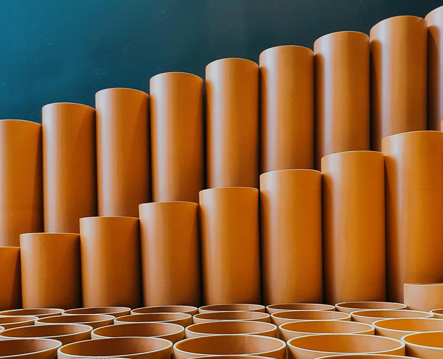 Plastic pipes in different hights and dimentions